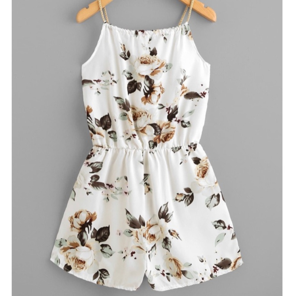 Floral Romper Playsuits 🌻🌹 - Picture 2 of 4